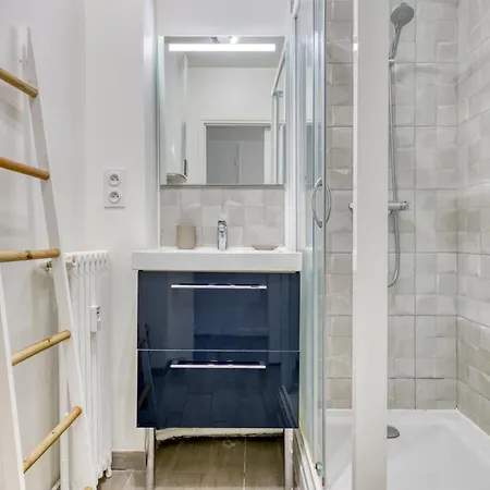 Confort - Parking Prive Gratuit Апартаменты *