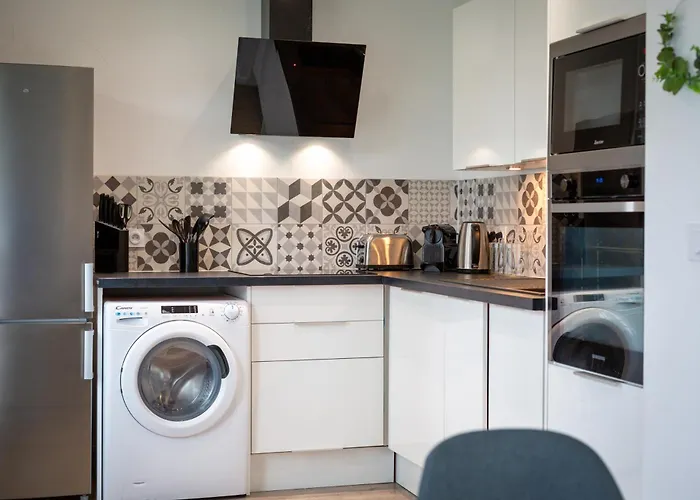 Confort - Parking Prive Gratuit Apartment